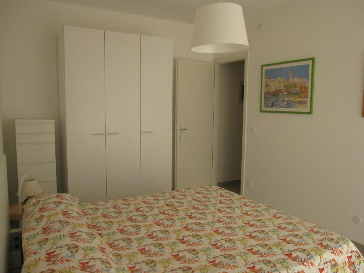 Ariston Apartment